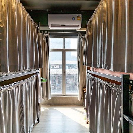 The Beds Ever Hostel (Adults Only) กรุงเทพมหานคร ภายนอก รูปภาพ