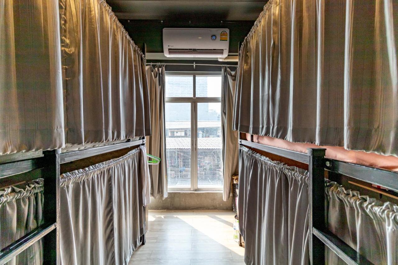 The Beds Ever Hostel (Adults Only) กรุงเทพมหานคร ภายนอก รูปภาพ