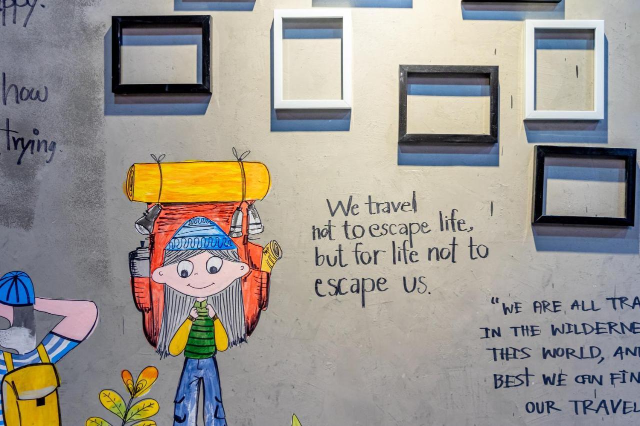 The Beds Ever Hostel (Adults Only) กรุงเทพมหานคร ภายนอก รูปภาพ