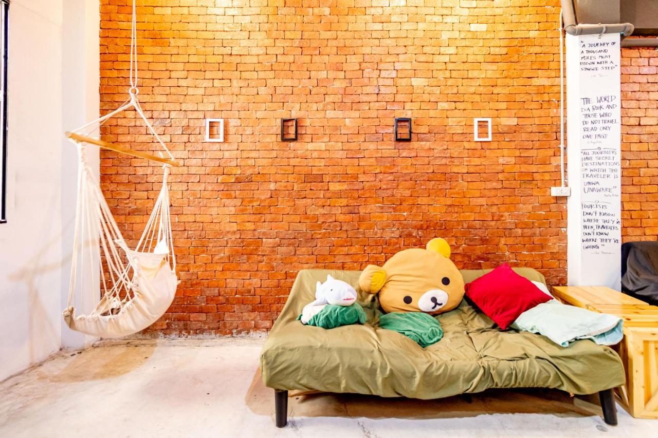 The Beds Ever Hostel (Adults Only) กรุงเทพมหานคร ภายนอก รูปภาพ