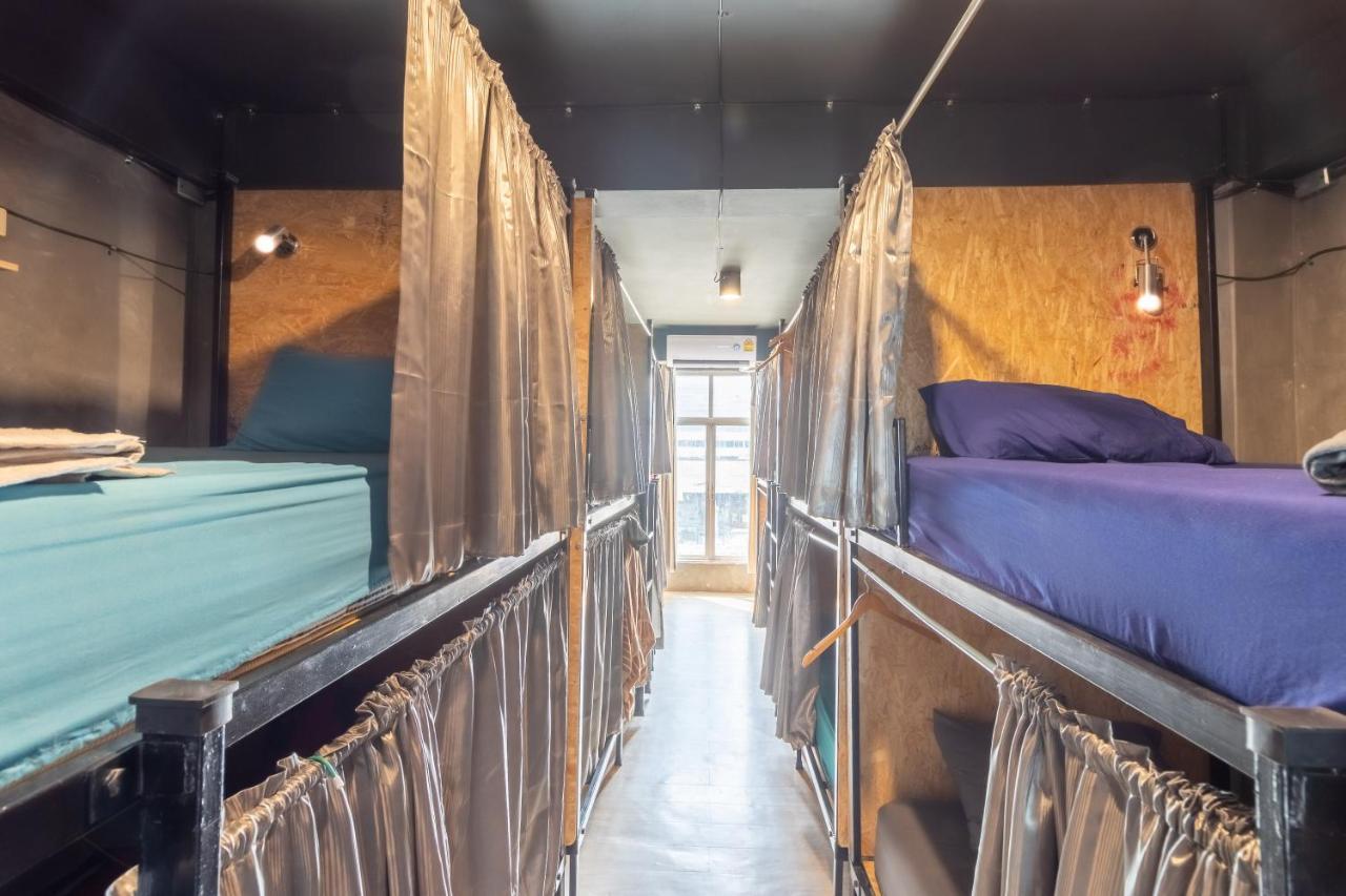The Beds Ever Hostel (Adults Only) กรุงเทพมหานคร ภายนอก รูปภาพ