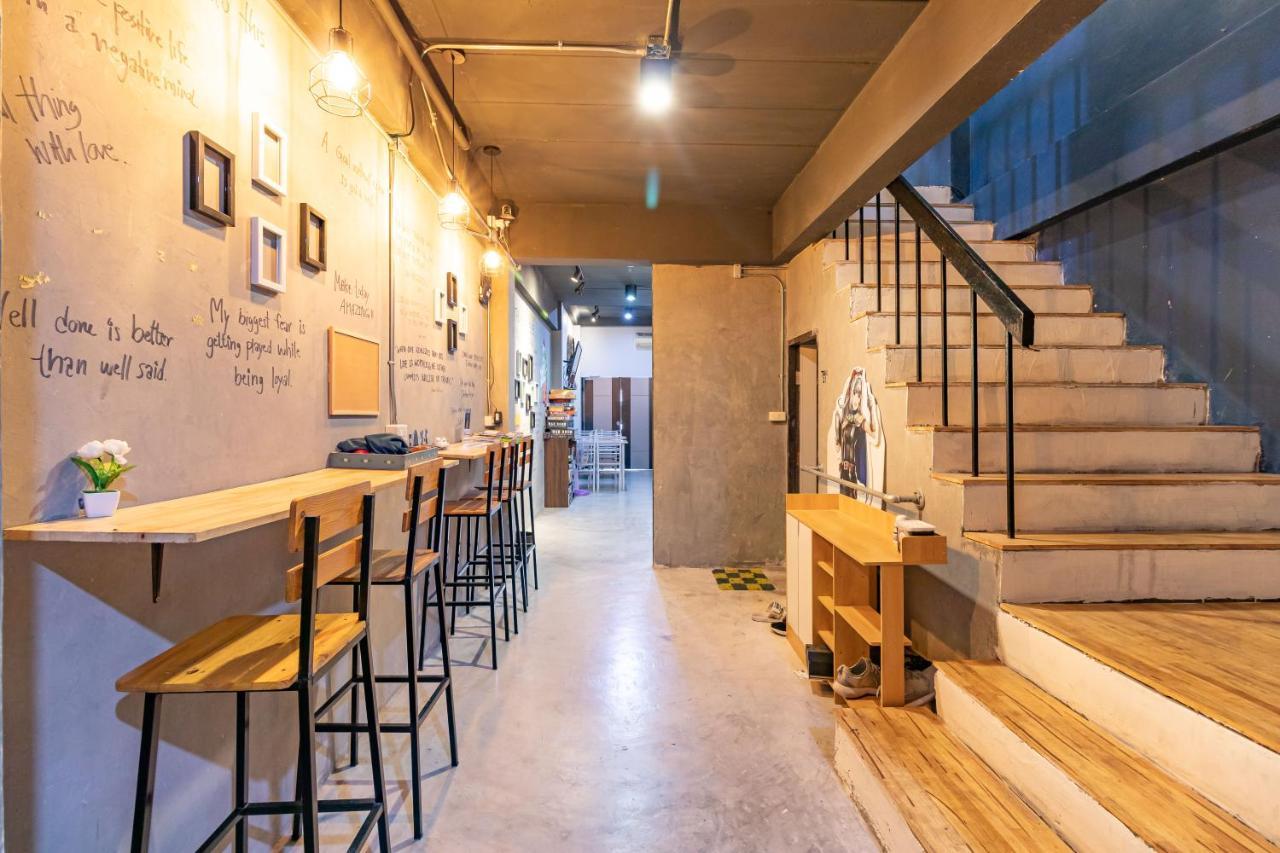 The Beds Ever Hostel (Adults Only) กรุงเทพมหานคร ภายนอก รูปภาพ