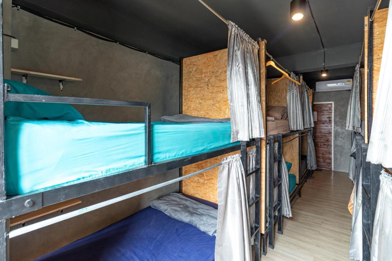 The Beds Ever Hostel (Adults Only) กรุงเทพมหานคร ภายนอก รูปภาพ