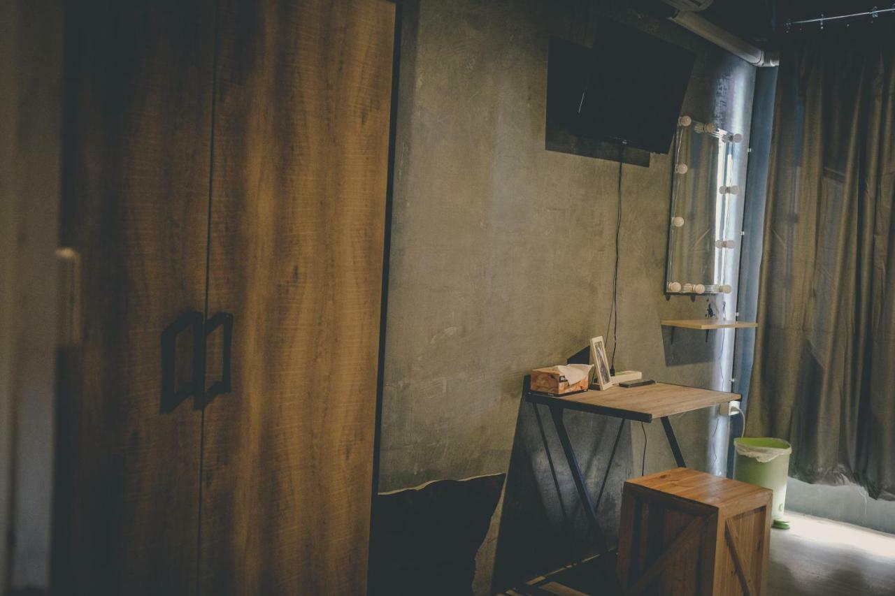 The Beds Ever Hostel (Adults Only) กรุงเทพมหานคร ภายนอก รูปภาพ