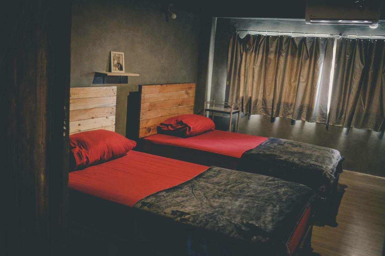The Beds Ever Hostel (Adults Only) กรุงเทพมหานคร ภายนอก รูปภาพ