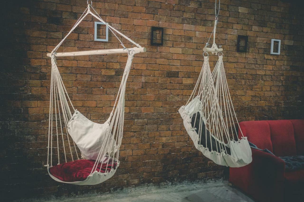 The Beds Ever Hostel (Adults Only) กรุงเทพมหานคร ภายนอก รูปภาพ