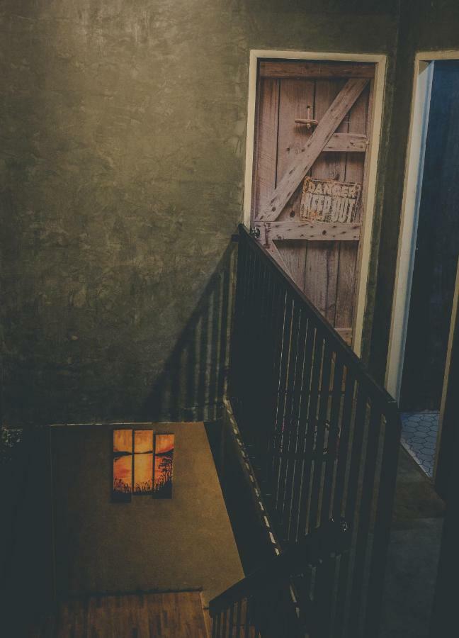 The Beds Ever Hostel (Adults Only) กรุงเทพมหานคร ภายนอก รูปภาพ