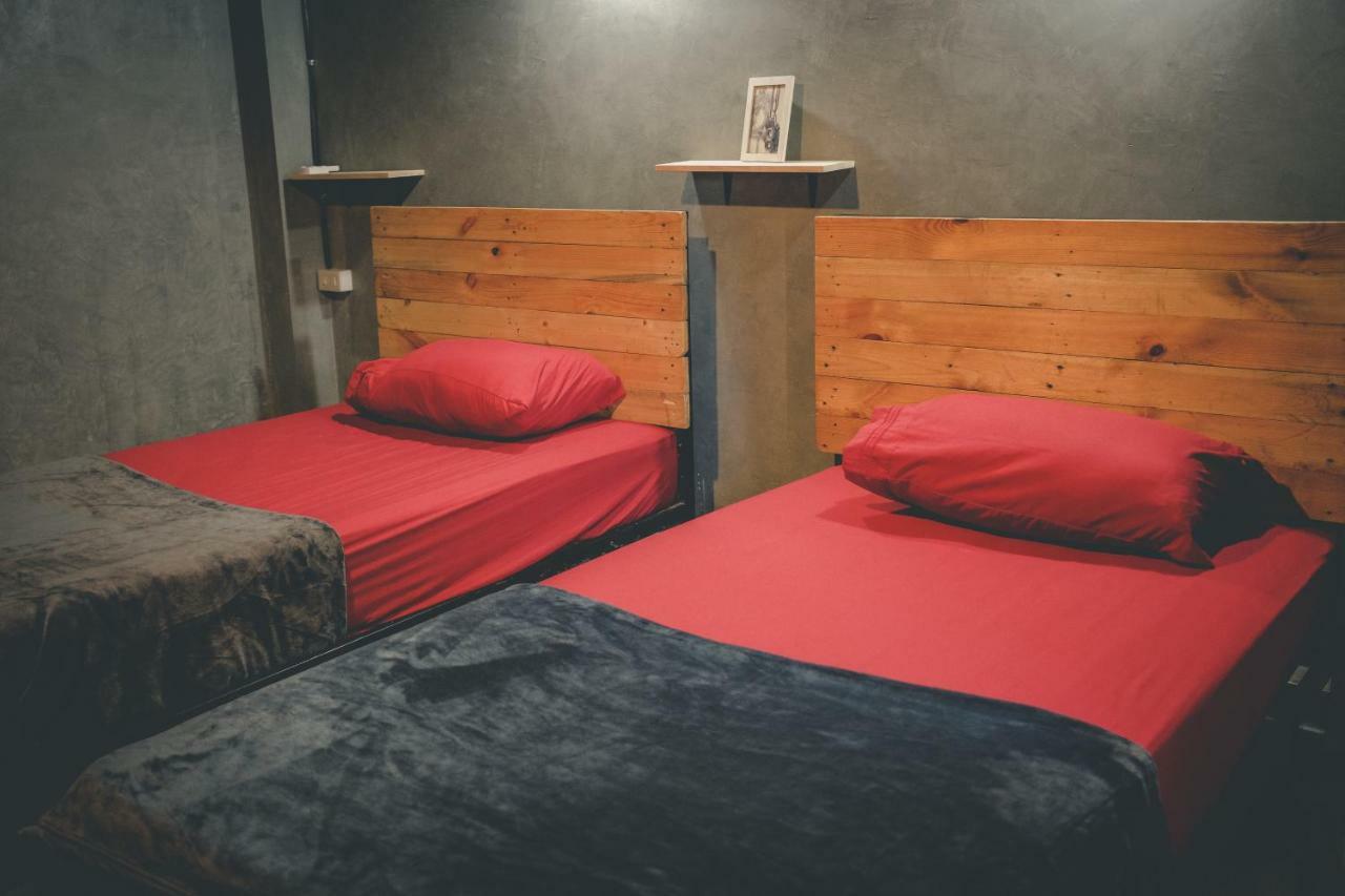 The Beds Ever Hostel (Adults Only) กรุงเทพมหานคร ภายนอก รูปภาพ