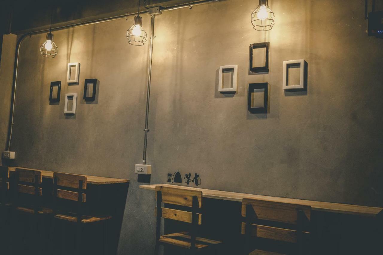 The Beds Ever Hostel (Adults Only) กรุงเทพมหานคร ภายนอก รูปภาพ